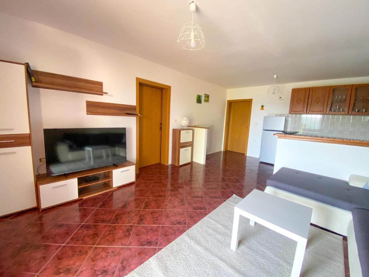 Apartment Moon Pobegi Экстерьер фото